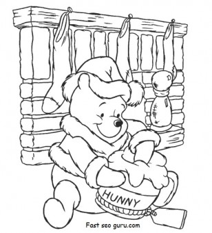 Print out christmas Winnie the Pooh with Santa Claus hat Coloring Pages